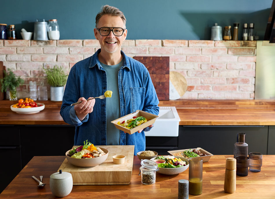 Sternekoch Holger Stromberg bringt im Juni vier hochwertige Gerichte in die Verpflegungsautomaten von Foodji. Foto: Foodji