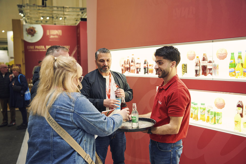 Kaltgetränke, wie hier am Stand von Coca-Cola, waren eines mehreren Themen mit Vending-Bezug auf der diesjährigen Internorga. Foto: Hamburg Messe und Congress/Alexander Wöckener