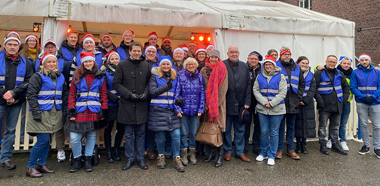 Zum 16. Mal richtete Mars gemeinsam mit der Viersener Tafel einen stimmungsvollen Weihnachtsmarkt aus. Auf dem Tafel-Gelände feierten Familien aus der Gemeinde einen gemeinsamen Nachmittag in weihnachtlicher Atmosphäre. Foto: Mars