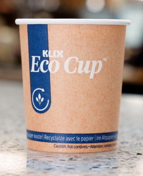 Seit Februar ist der neue Eco-Cup für die Klix-Systeme Momentum und Outlook verfügbar. Bis Jahresende soll das gesamte Incup-Getränkeportfolio von Lavazza Professional ausschließlich im Eco-Cup angeboten werden. Foto: Lavazza Professional