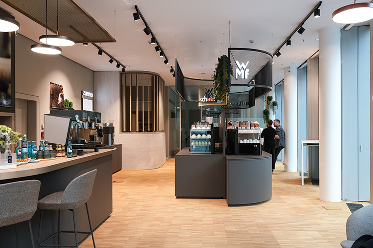 Der Frankfurter Showroom bietet auf 160 Quadratmetern Platz für Automaten und Getränkekonzepte der Marken WMF, Schaerer, Curtis, La San Marco und Zummo. Foto: SEB