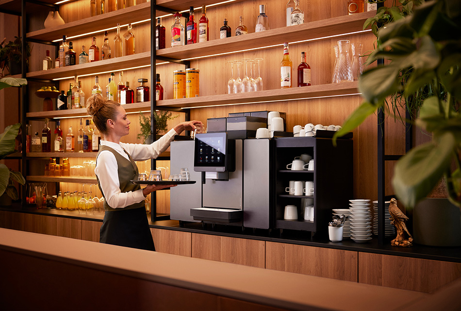 Dank hochwertiger Materialien und Oberflächen lässt sich die Neue A-Linie von Franke Coffee-Systems in verschiedene Gastronomiebereiche integrieren. Foto: Franke Coffee-Systems