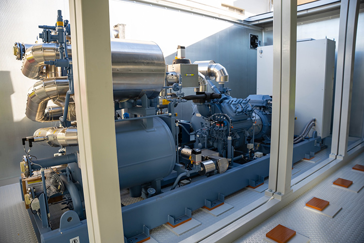 Mit der Installation von fünf Großwärmepumpen am Standort Waldenbuch modernisiert Ritter zugunsten des Klimas die Kälte- und Wärmeversorgung. Foto: Ritter (3)