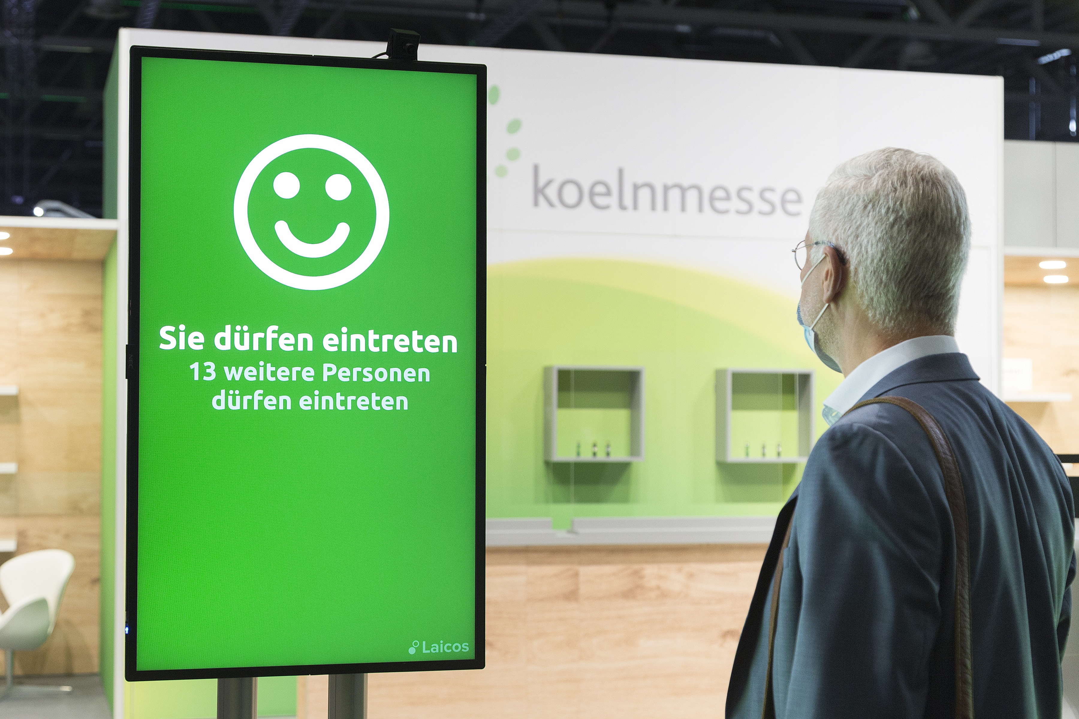 Die ISM soll im kommenden Jahr unter besonderen Schutzmaßnahmen stattfinden. Geplant sind unter anderem kamerabasierte Zählsysteme für Messestände mit Zugangsampeln. Foto: Koelnmesse